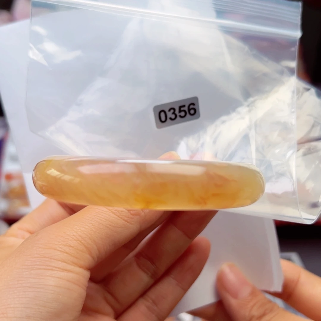 玛瑙/玉髓手镯未镶嵌嚣