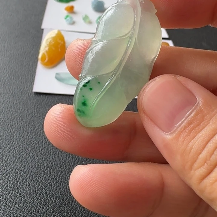 定制翡翠未镶嵌树叶