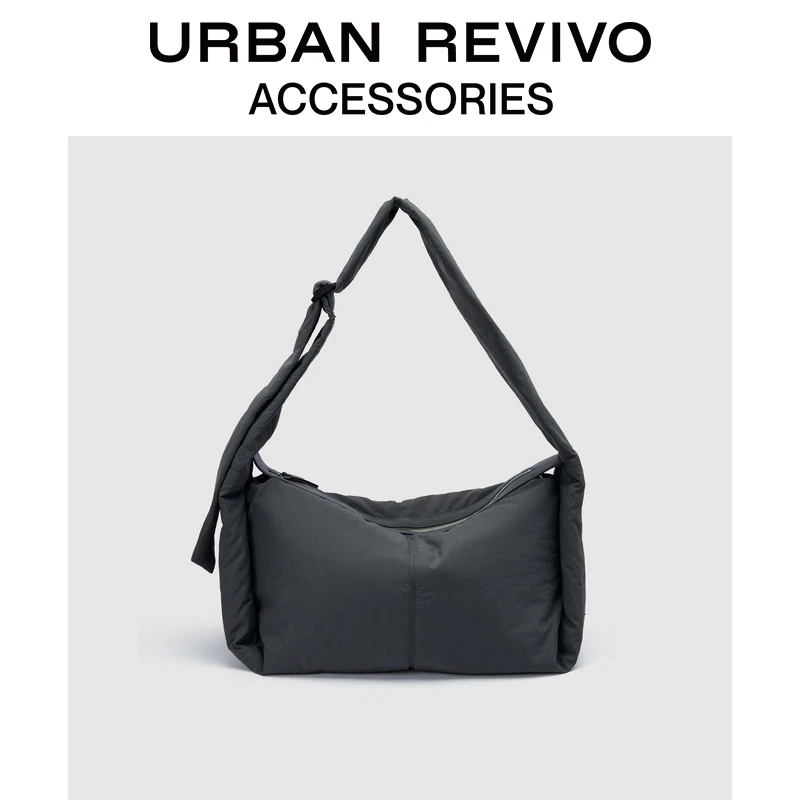 URBAN REVIVO2025秋季新款男士休闲大容量斜挎包UAJB50004