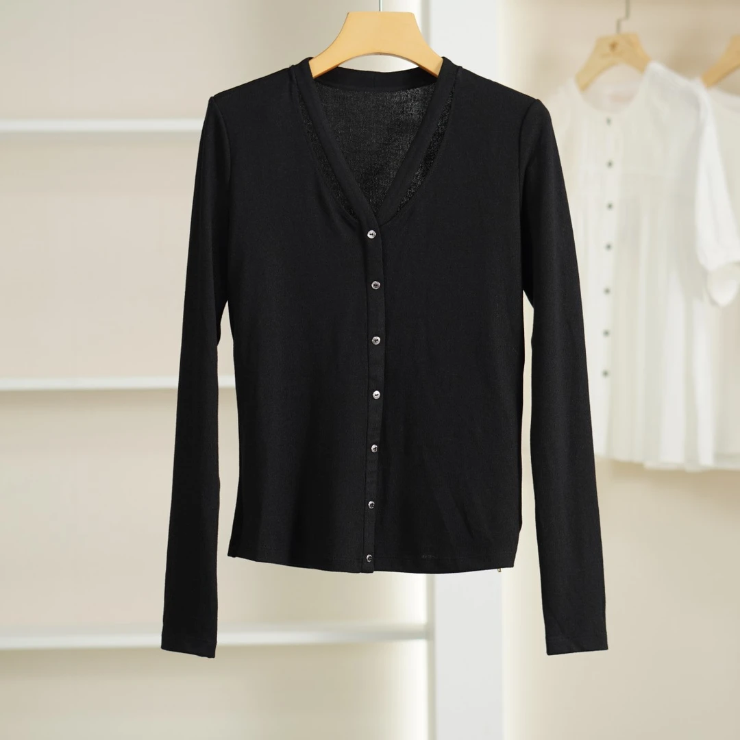 麦迪尚品【H】K1219 春季简约百搭显瘦v领针织上衣黑色气质小衫