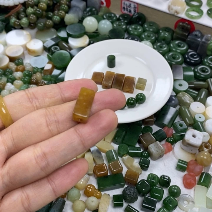 倾***听和田玉（糖玉）未镶嵌挂件