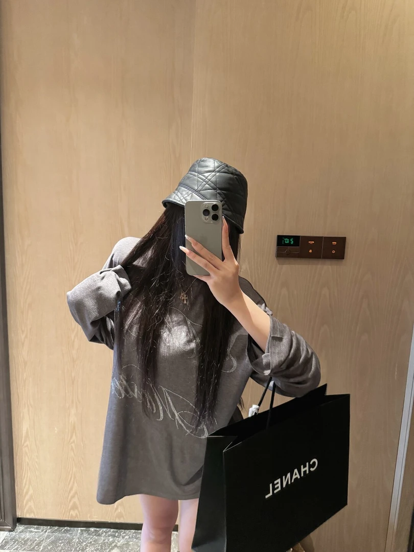 复古软糯烫钻慵懒风宽松轻薄罩衫女夏季长袖防晒显瘦休闲T恤上衣