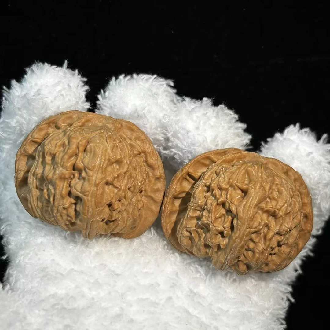 A级全品白茬三角白狮子--A012