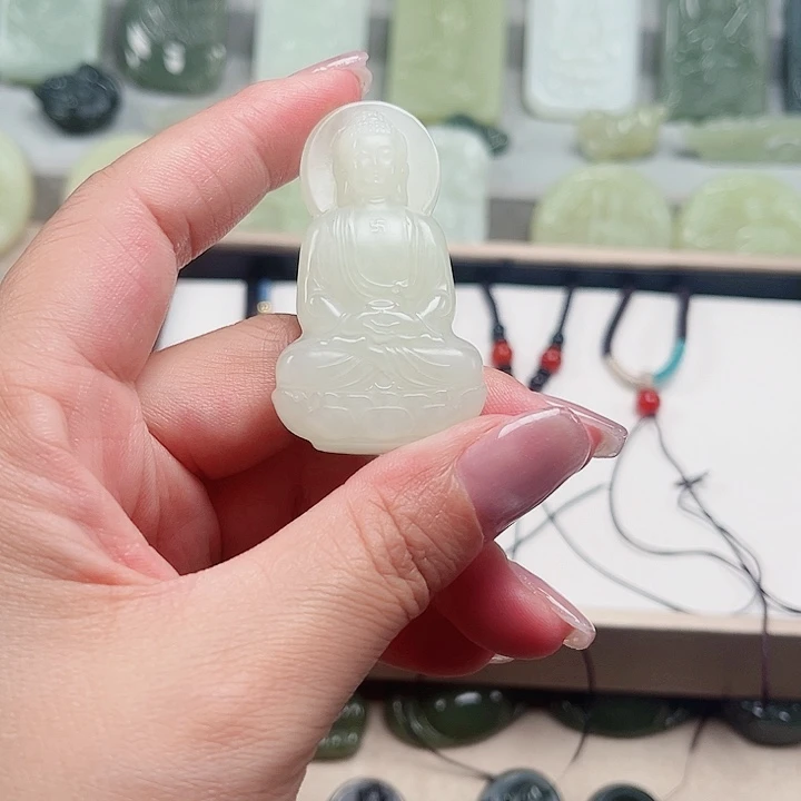 细***丝颈饰未镶嵌和田玉