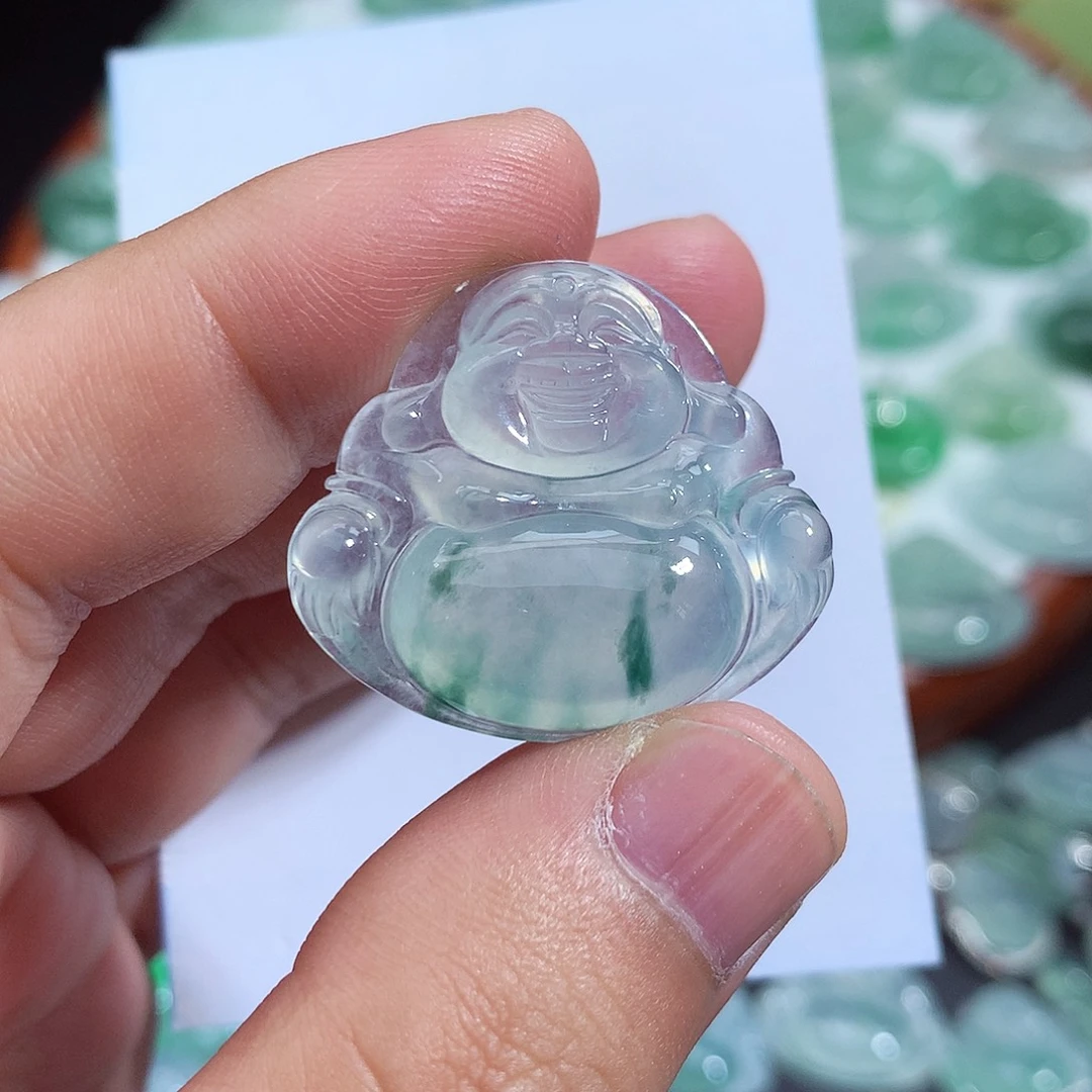 翡翠未镶嵌颈饰佛公