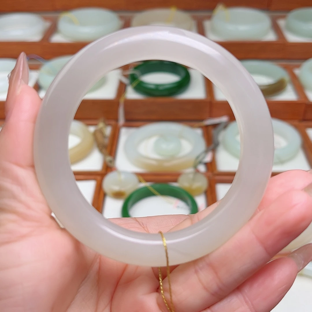 和田玉未镶嵌手镯55.2