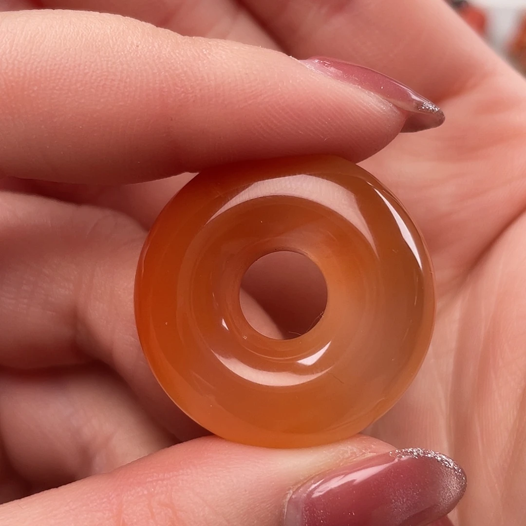 南红玛瑙吊坠未镶嵌