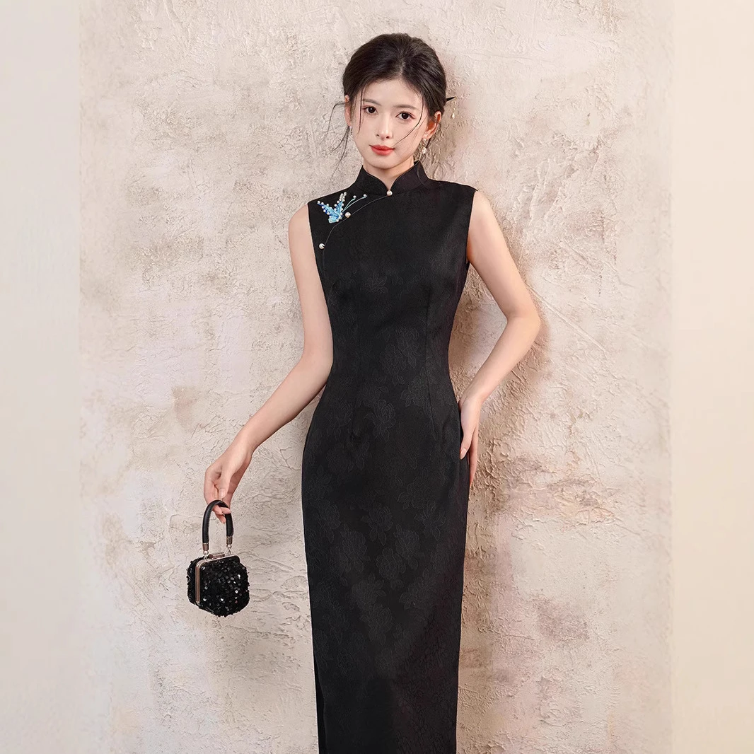 【婉荷】新中式改良版旗袍2025新款年轻款醋酸绣花无袖黑色女高级感