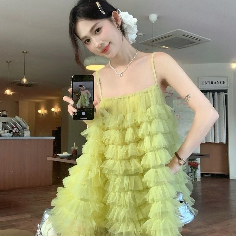 度假风网纱拼接吊带连衣裙女2025春夏新款洋气显瘦别致蛋糕短裙潮