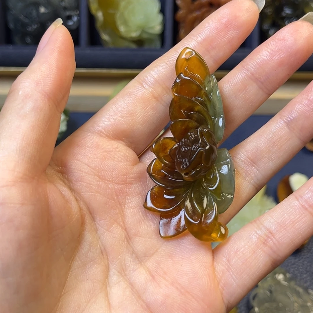 安****蛇纹石玉未镶嵌颈饰