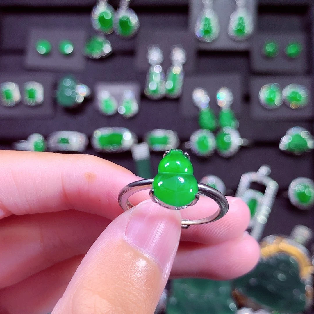 颈饰未镶嵌翡翠天然