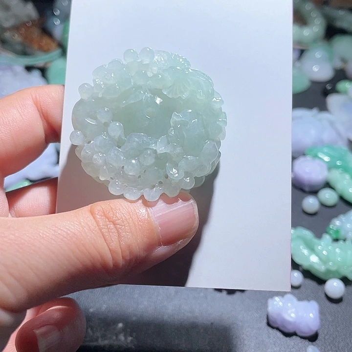 翡翠未镶嵌颈饰天