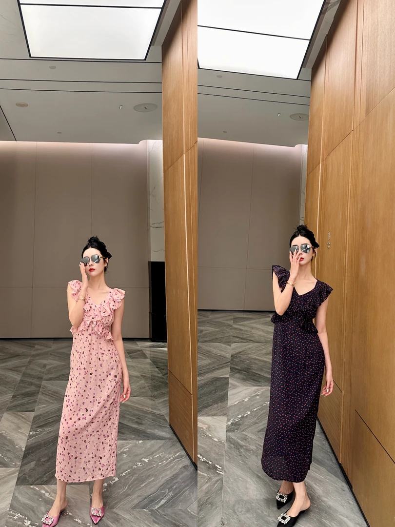 DL乐乐家【玫瑰秘境】衣服法式V领碎花新款收腰减龄连衣裙