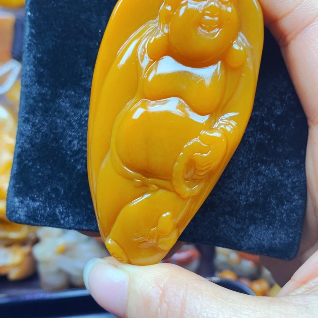 未镶嵌石英质玉（黄龙玉）颈饰