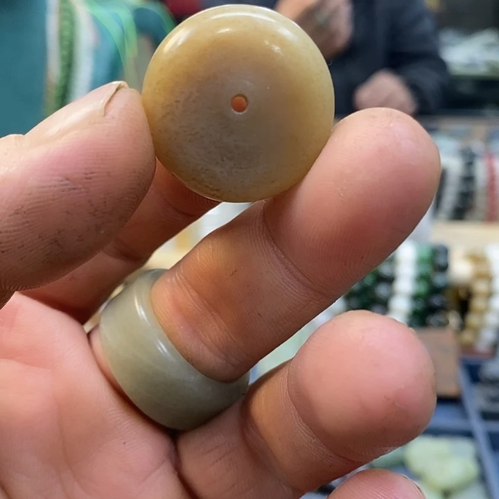 和田玉（糖玉）未镶嵌颈饰