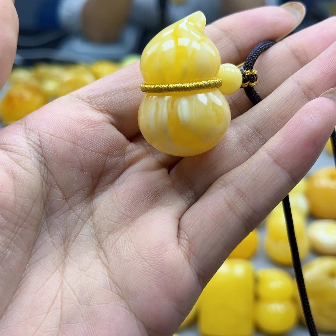 蜜蜡未镶嵌珠宝奇石