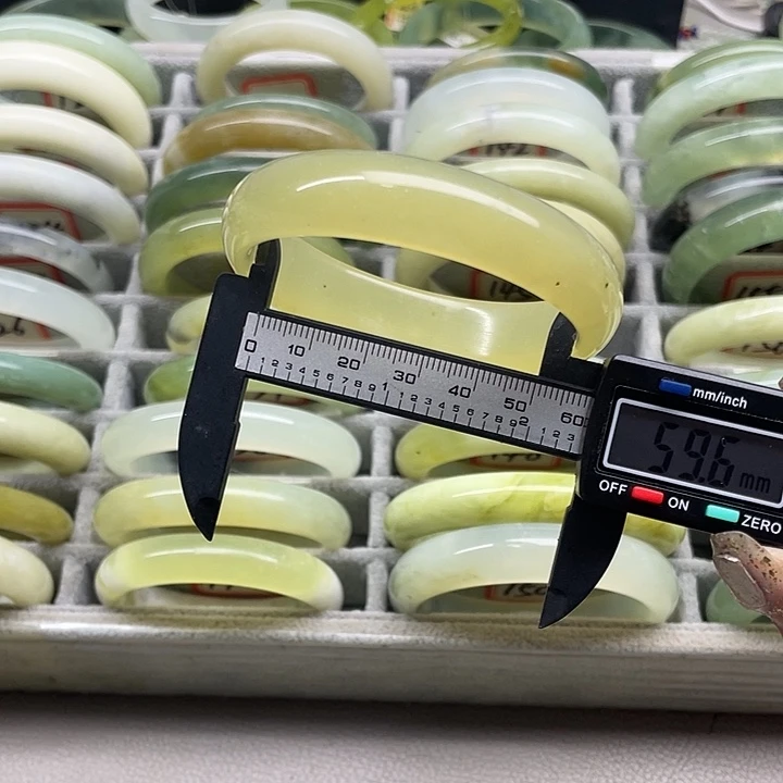 蛇纹石玉未镶嵌手镯146