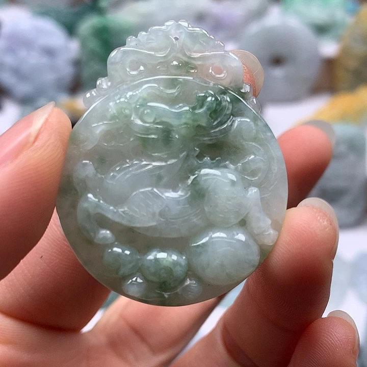 翡翠未镶嵌颈饰麒麟福利