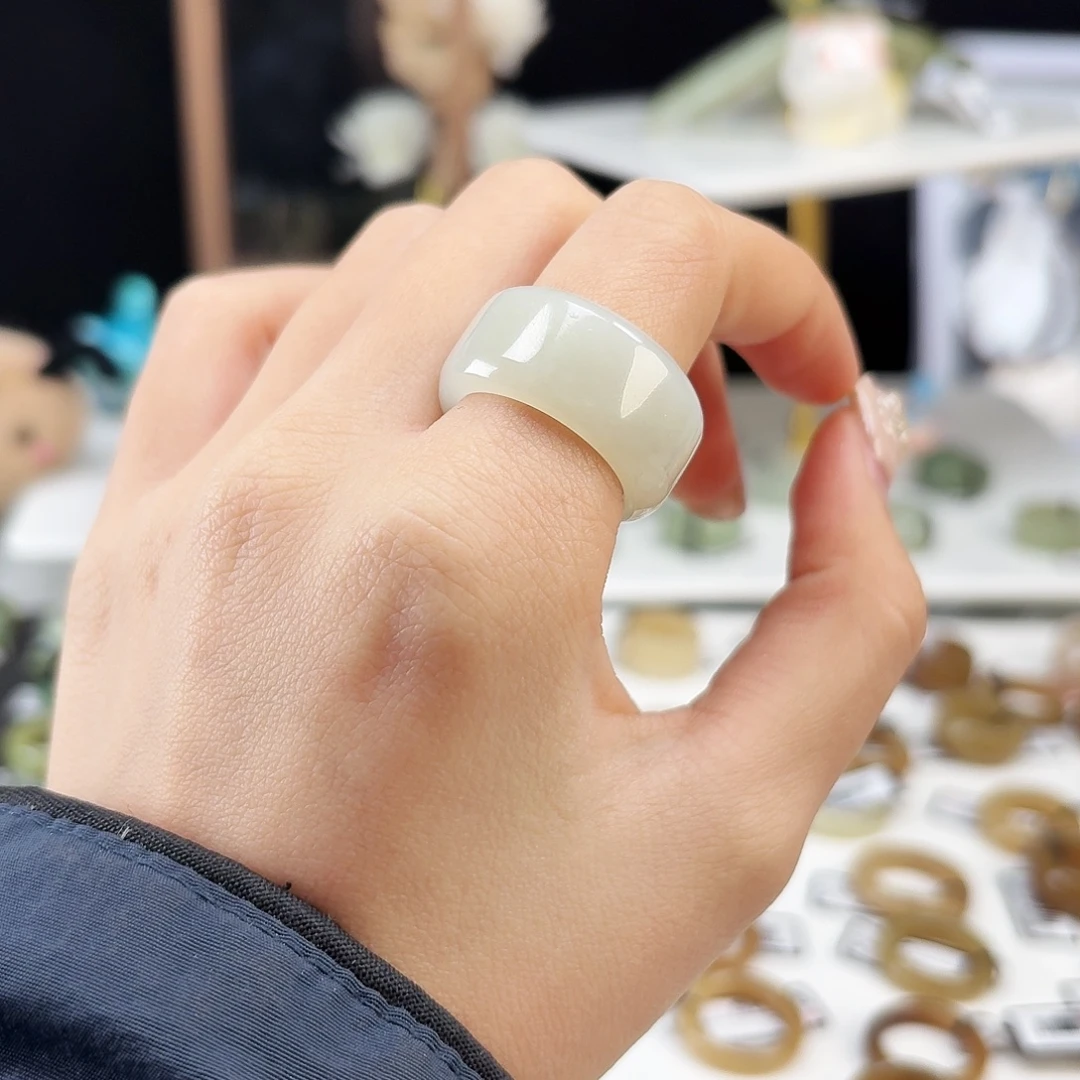 和田玉未镶嵌戒指P90月光白圆切18.5不退换