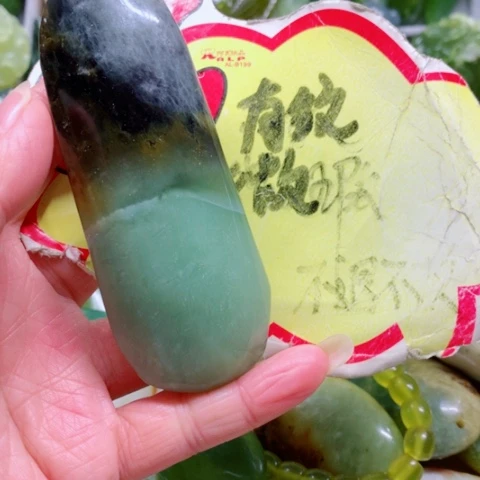 蛇纹石玉未镶嵌手把件