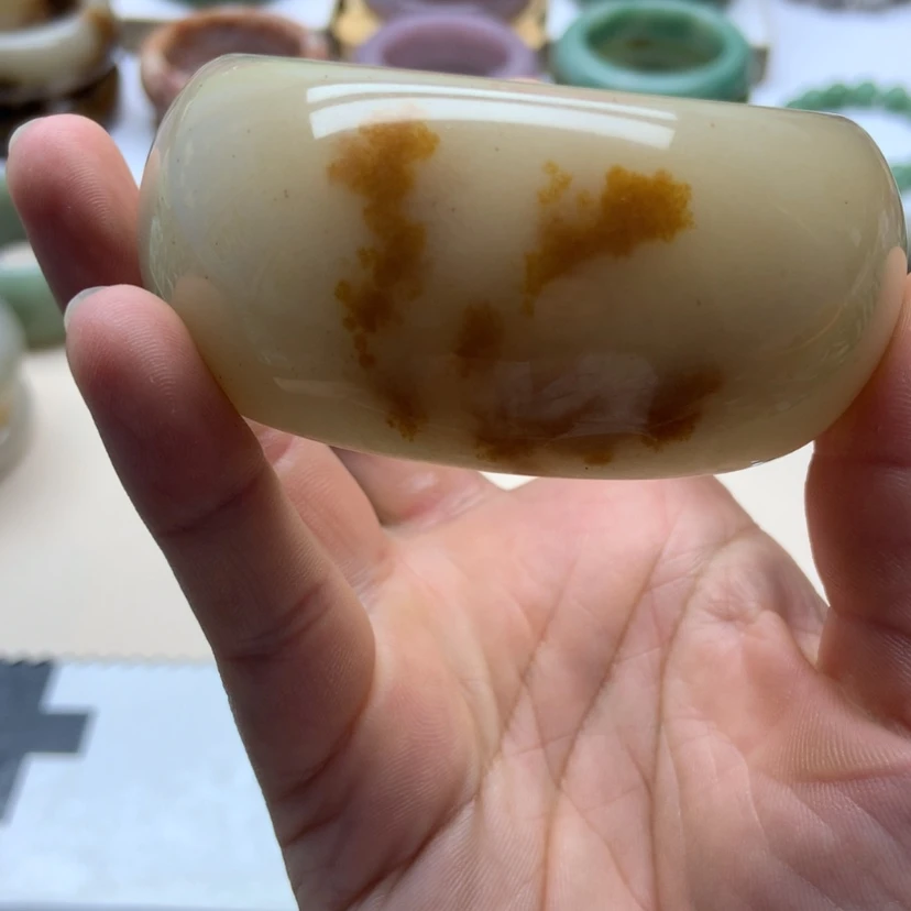 【闪购商品】未镶嵌手镯石英岩玉鱼*?