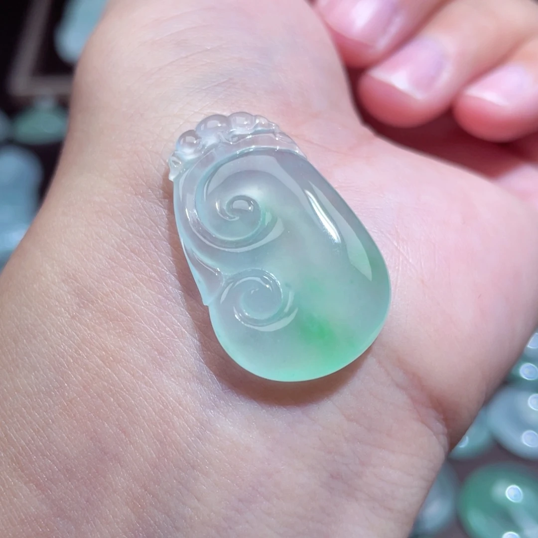 颈饰未镶嵌翡翠如意