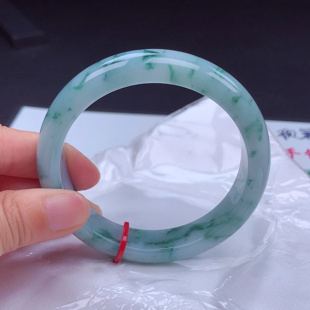翡翠手镯未镶嵌手镯001714