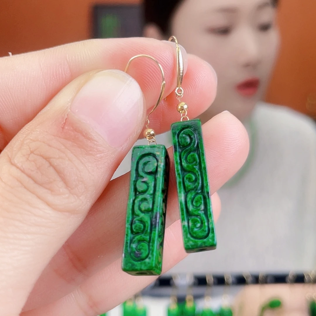 翡翠18K金镶嵌耳饰