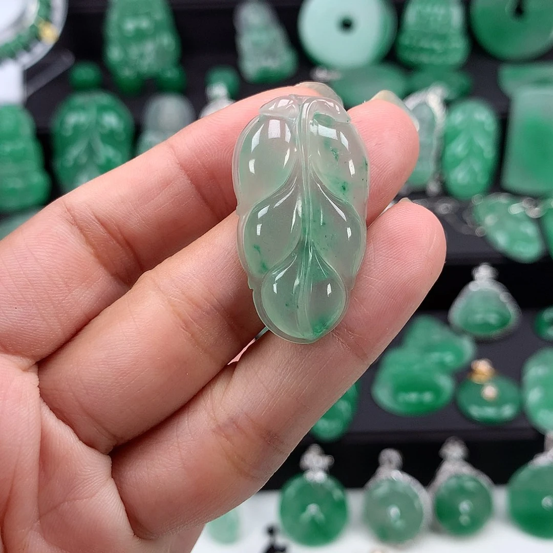 石英质玉（非洲翠）吊坠未镶嵌@****?
