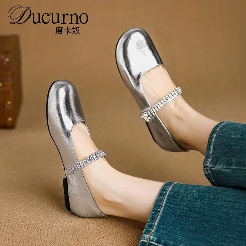 度卡奴法式真皮水钻圆头平底玛丽珍鞋女2025夏季新款银色浅口单鞋