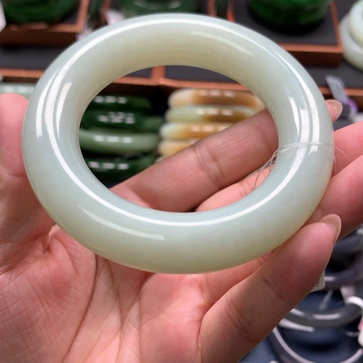 【闪购商品】未镶嵌手镯和田玉