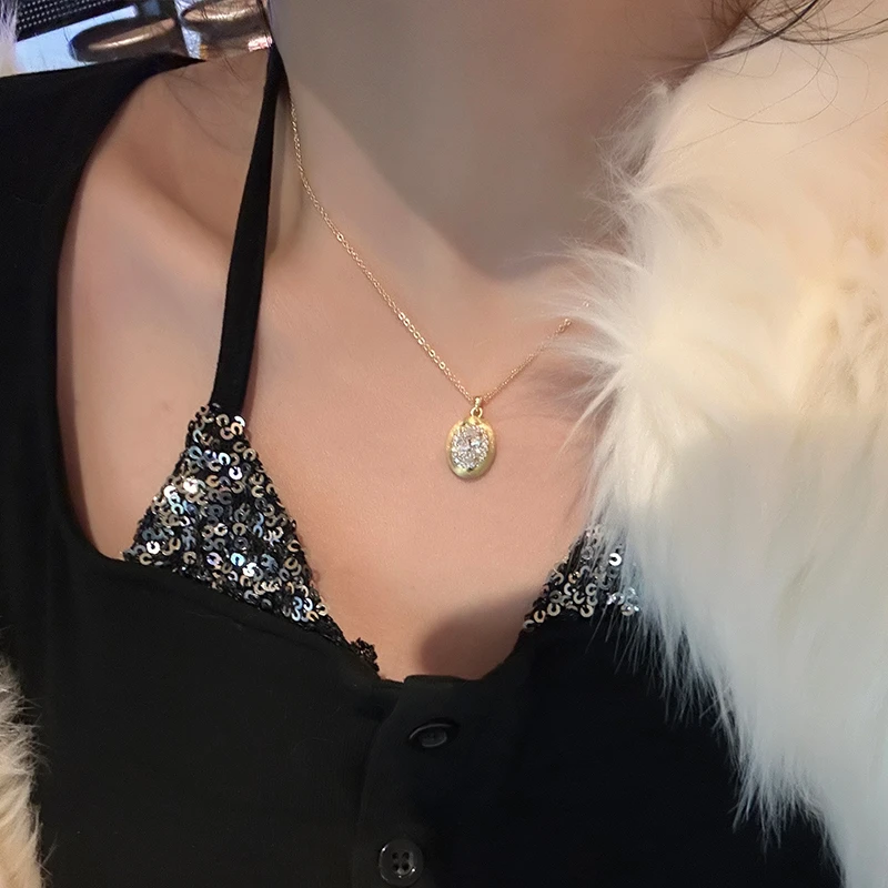 oushipei/欧诗佩 铜合金合成锆石项链 优雅拉丝金色镶钻吊坠项链