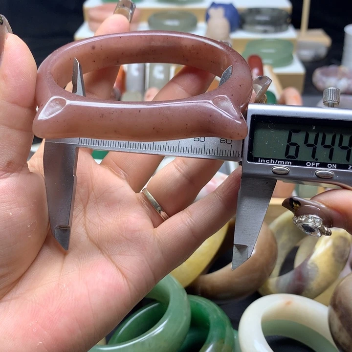 未镶嵌手镯石英质玉