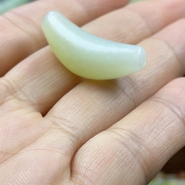 落***秋和田玉未镶嵌颈饰