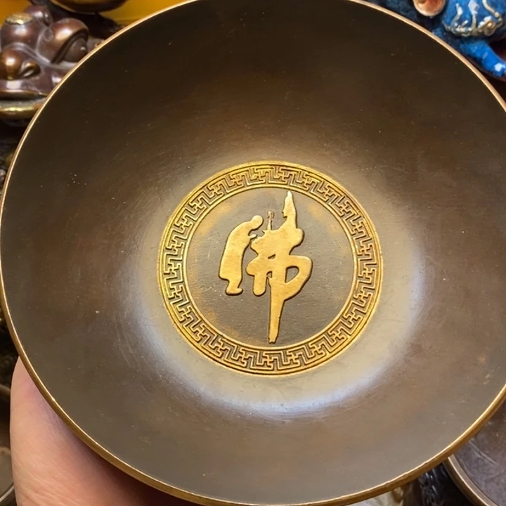 铜器摆件做工精良