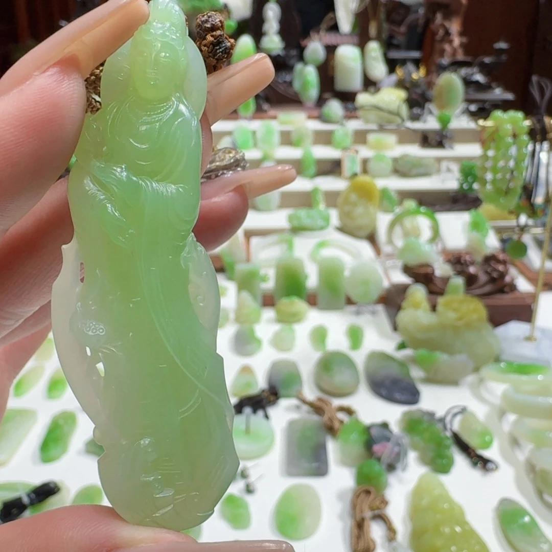 和田玉（翠青玉）未镶嵌颈饰翠青观自在