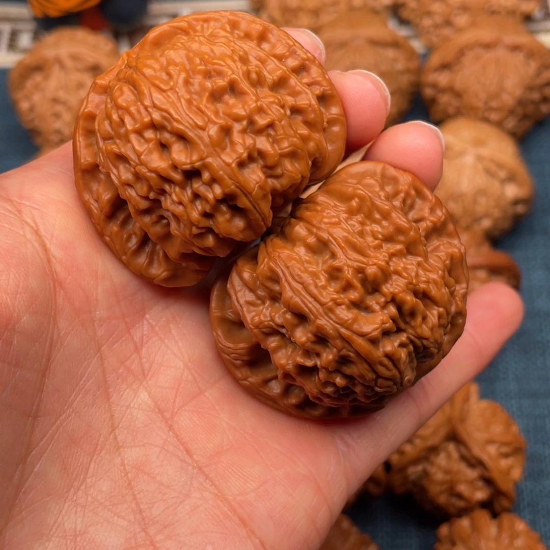 维***马把件文玩核桃44闷白