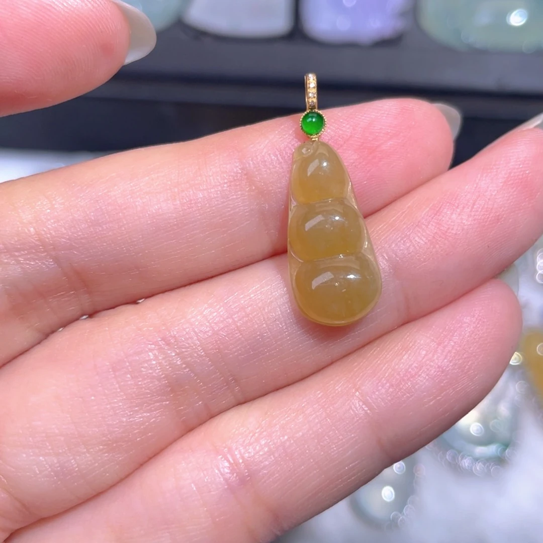 颈饰18K金镶嵌翡翠翡翠