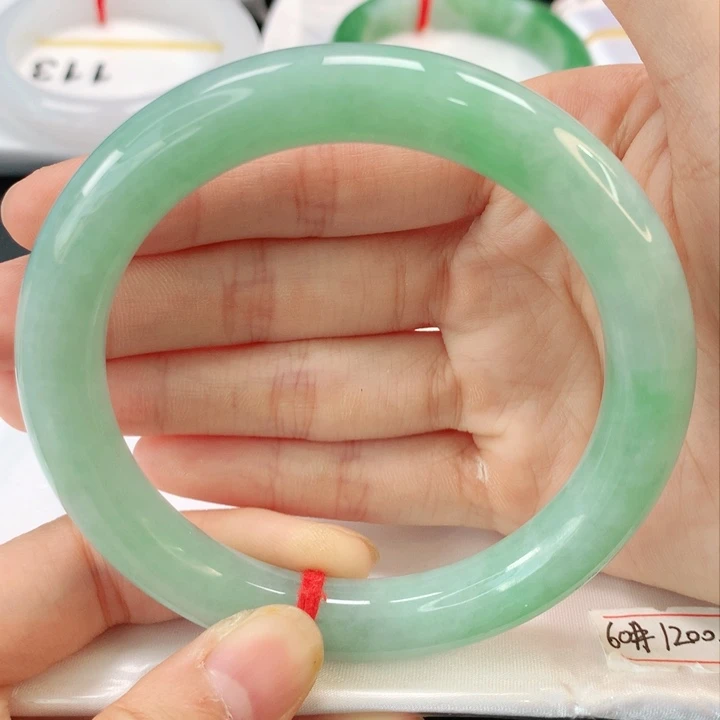 未镶嵌手镯翡翠翡翠手镯60圆