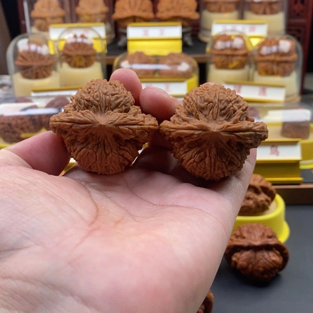 吊坠文玩核桃南疆石，全品，尺寸48