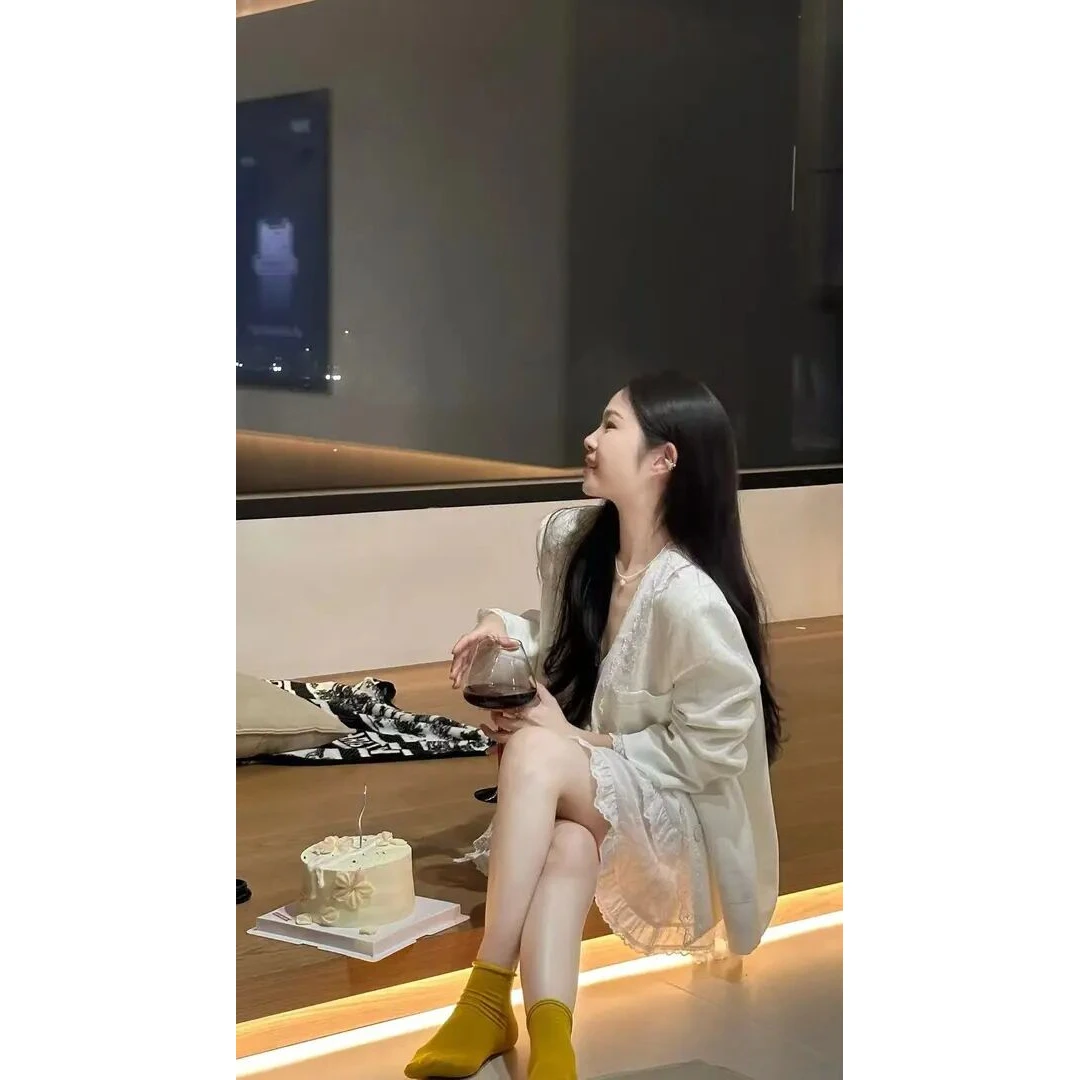 2025早春新款今年流行爆款小香风高级感白色蕾丝西装外套百搭半裙