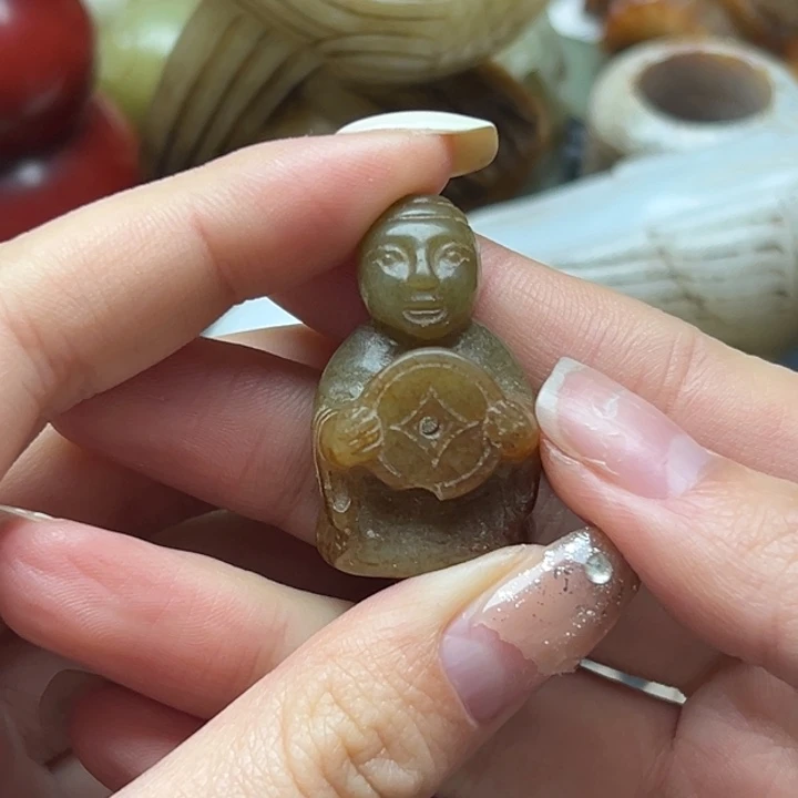 未镶嵌和田玉（糖玉）挂件