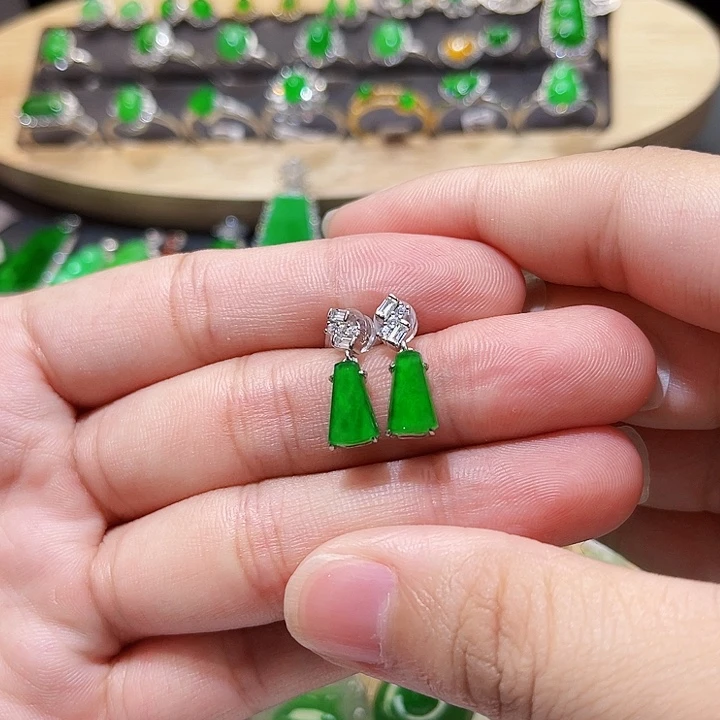 翡翠未镶嵌吊坠(不含链)裸石