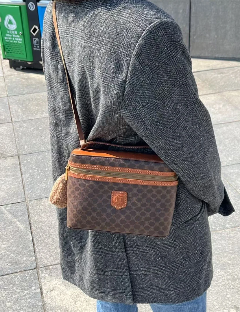 95新 Celine/思琳 多宝二奢/54815/中古饭盒包 后打孔肩带后配