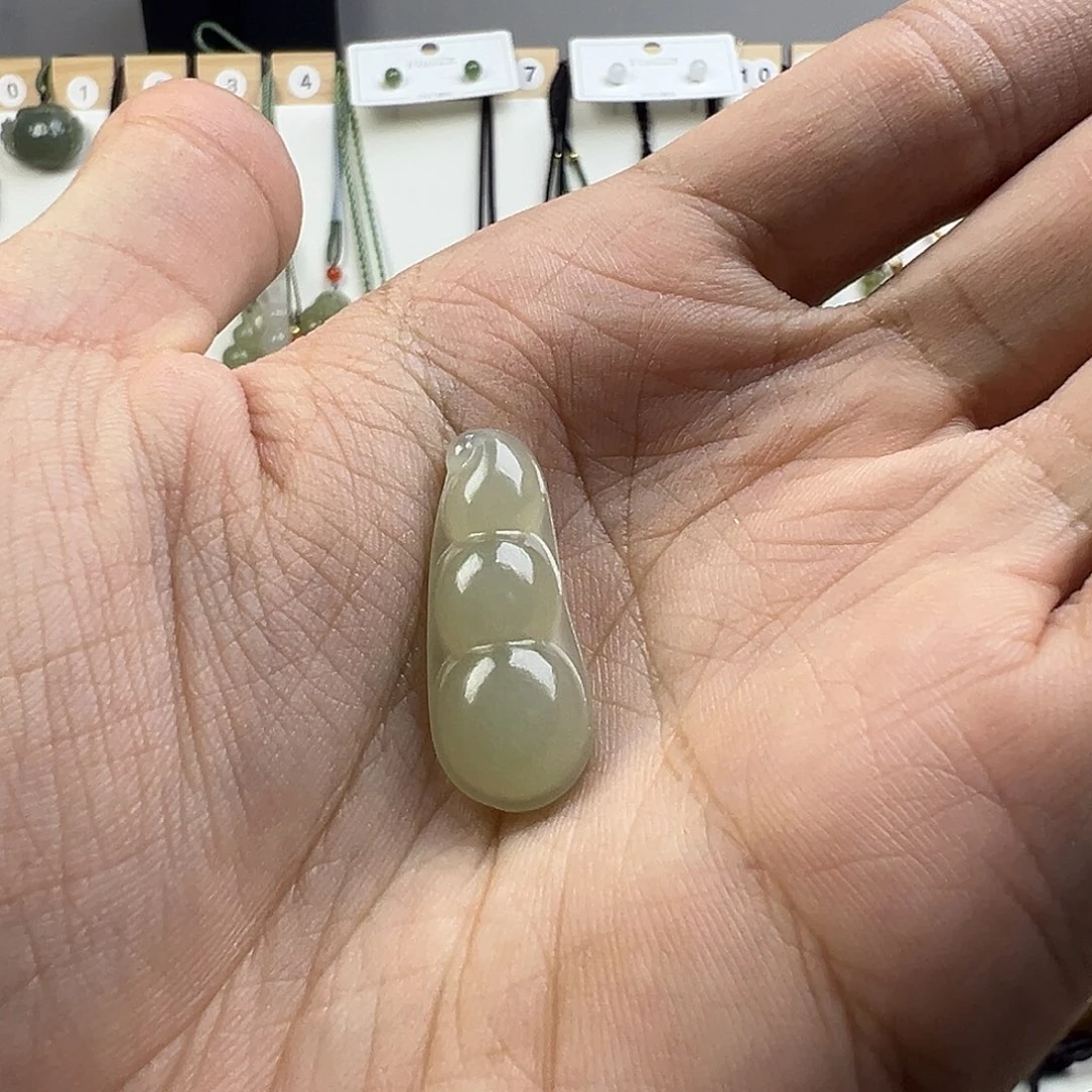 晴***和田玉未镶嵌颈饰