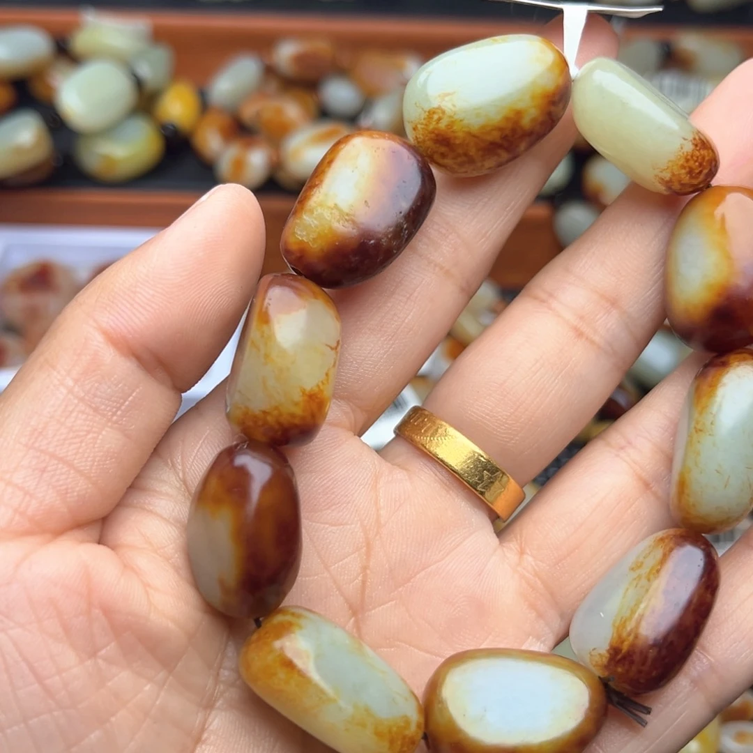 和田玉未镶嵌颈饰士*