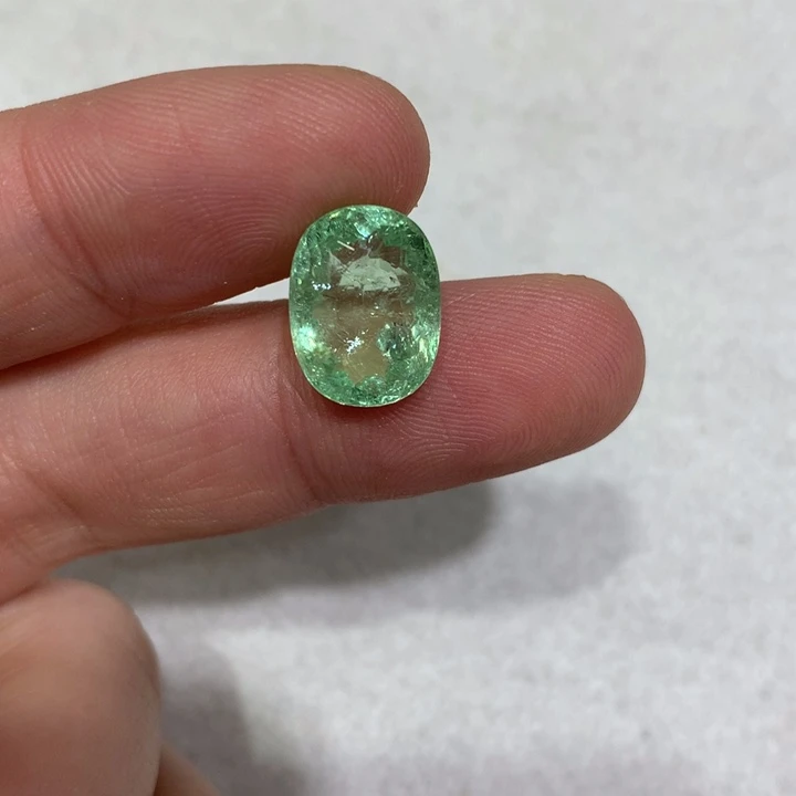 帕拉依巴碧玺裸石未镶嵌