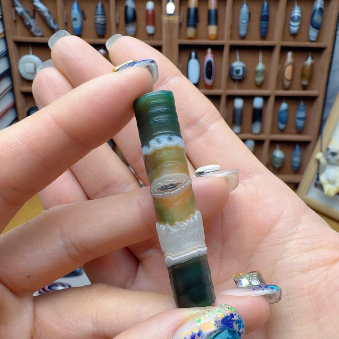 伯***爵玛瑙/玉髓未镶嵌锁骨