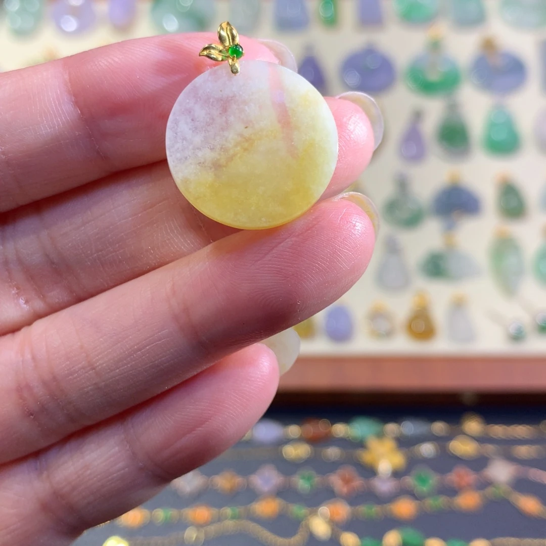 翡翠18K金镶嵌颈饰