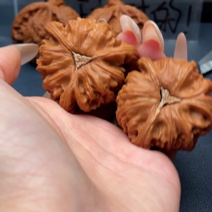 一***菜吊坠文玩核桃白狮子